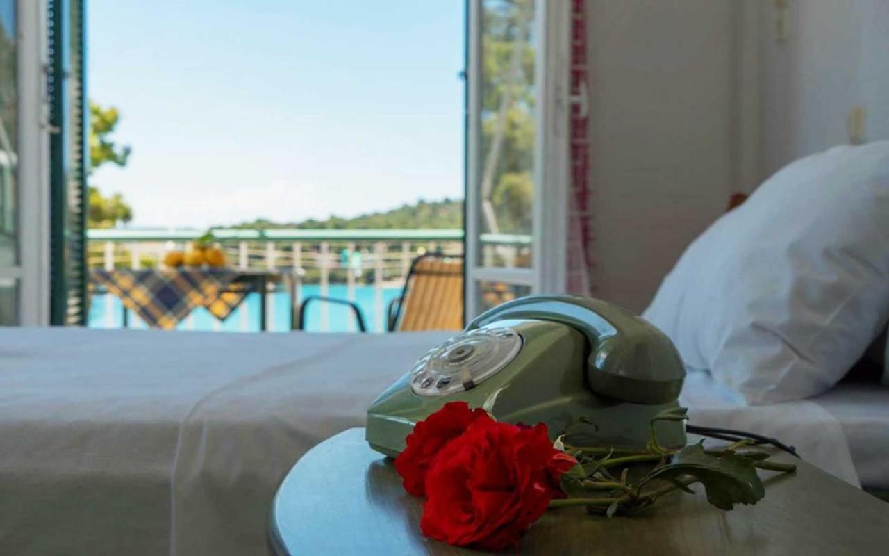 Ancora Hotel Poros Town Exterior foto