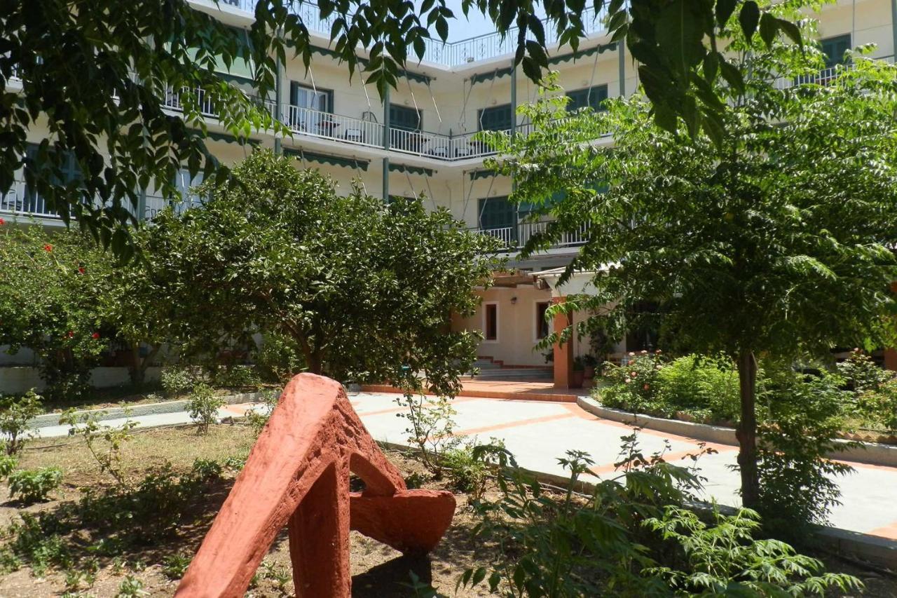 Ancora Hotel Poros Town Exterior foto